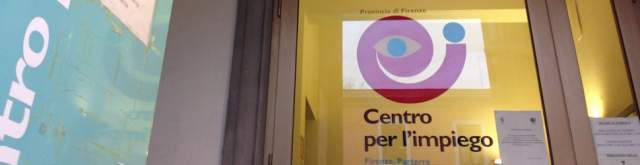 L’AQUILA: ASCENSORE CENTRO PER L’IMPIEGO FUORI USO DA ANNI, PROTESTANO UTENTI