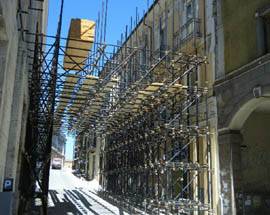 RICOSTRUZIONE SENZA CASA NE’ LEGGE, ”CITTADINI SOLI IN CASO DI CONTENZIOSI”