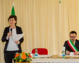 TORNARECCIO: CHIAVAROLI CONSEGNA COSTITUZIONE AGLI STUDENTI