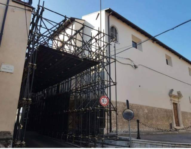 SISMA 2009: MONTA PROTESTA A MONTICCHIO, ”CHIESA SAN NICOLA INAGIBILE DA 10 ANNI, ORA BASTA”