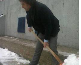 CALCIO: SECONDA DIVISIONE, L’AQUILA-APRILIA A RISCHIO RINVIO, ANCHE CHIODI SPALA LA NEVE