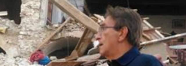 SISMA CENTRO ITALIA: CIALENTE A FUNERALI DI STATO, ”RIDIAMO SOLIDARIETA”’