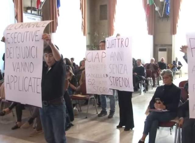 CIAPI: PROTESTA LAVORATORI IN CONSIGLIO, ” 4 ANNI SENZA STIPENDIO”