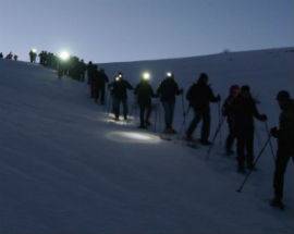 MONTAGNA: SABATO CIASPOLATA SOTTO LE STELLE A CASTEL DEL MONTE