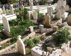 PESCARA: CIMITERI, TARIFFE TROPPO ALTE E SCATTA LA PROTESTA