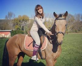 L’AQUILA: IL ”CASO” DELLA RAGAZZA A CAVALLO IN CENTRO, ”IL SOGNO DI UNA PASSEGGIATA NELLA CITTA’ CHE AMO”