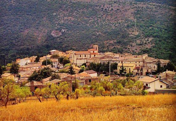 CIVITARETENGA: NELL’ALTOPIANO DELLO ZAFFERANO TORNA L’ANTICO RITO DEL ”TIRO DELLO SQUADRO”