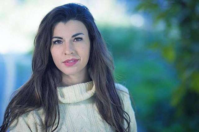 CLAUDIA CONTE PRESENTA IL SUO ”IL VINO E LE ROSE” ALL’AQUILA, ”RIVOLUZIONE D’AMORE PER MONDO MIGLIORE”