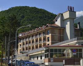 STRADA PERICOLOSA: LA CLINICA INI DENUNCIA IL COMUNE DI CANISTRO