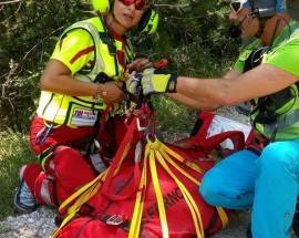 CADE IN SENTIERO IMPERVIO A BOCCA DI VALLE: ESCURSIONISTA FERITO