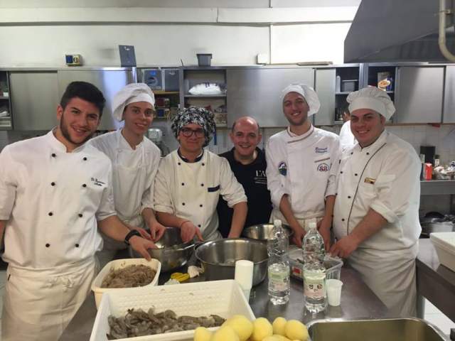 PESCARA: LO CHEF ANTIRACKET COGLIANDRO IN CUCINA AL ”DE CECCO”