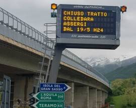 TRAFORO GRAN SASSO: CARTELLO SU A24,   ”CHIUSO TRATTO COLLEDARA-ASSERGI”