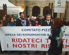 BANCHE: COMITATO RISPARMIATORI PIZZOLI PROTESTA FUORI DALLA LEOPOLDA