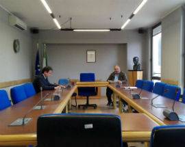 BANCHI VUOTI IN COMMISSIONE REGIONALE, FEBBO INSORGE ”VERGOGNA E SQUALLORE”