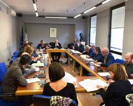 AEROPORTO: MATTOSCIO DISERTA COMMISSIONE, FEBBO E M5S INSORGONO