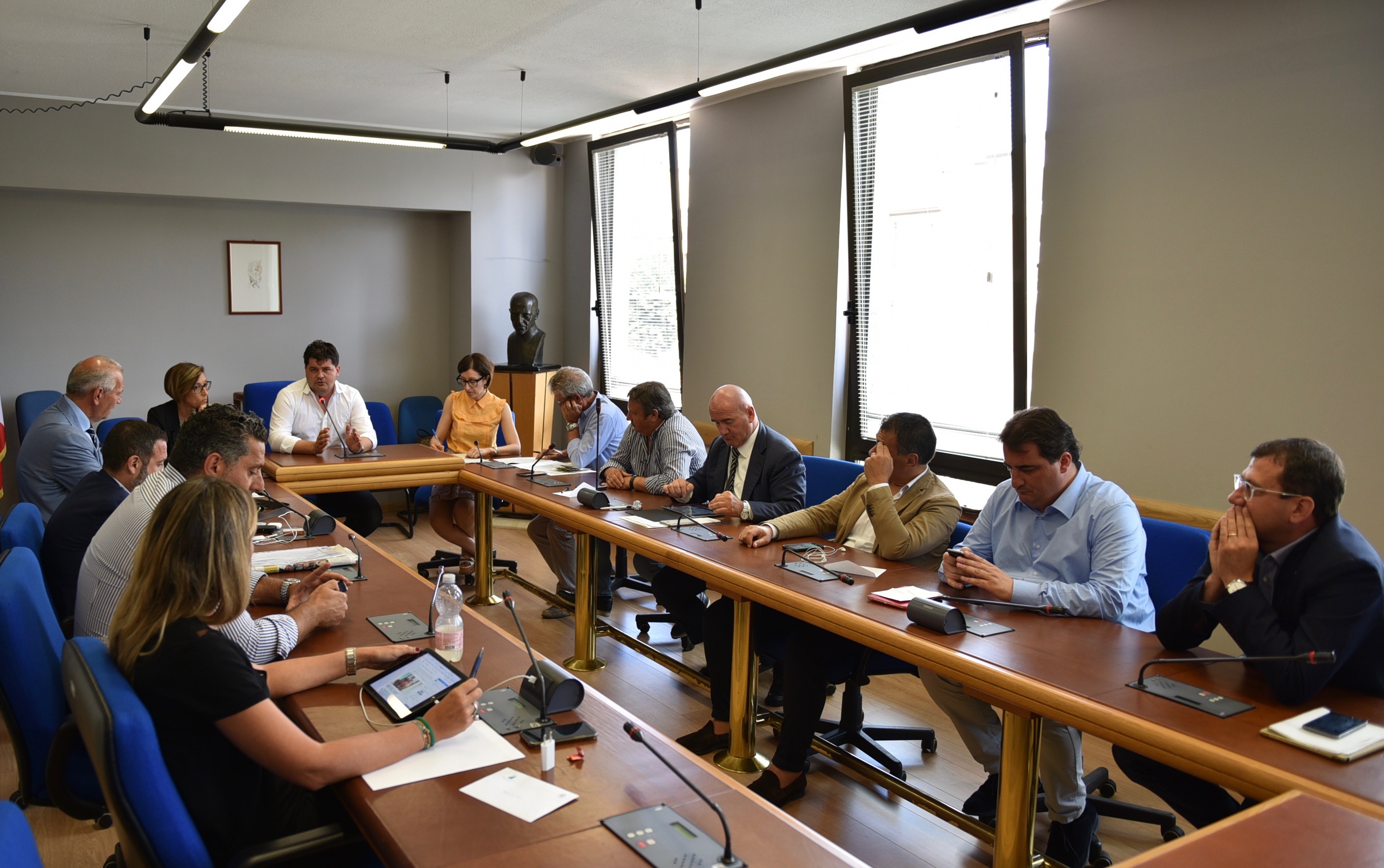 CONSIGLIO ABRUZZO: MARATONA TRA POLEMICHE E CAOS PER RIFORMA ELETTORALE