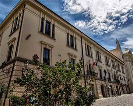 AVVIATI A PIANELLA I LAVORI DI RIQUALIFICAZIONE DI PALAZZO DE CARO E DEL MERCATO COPERTO