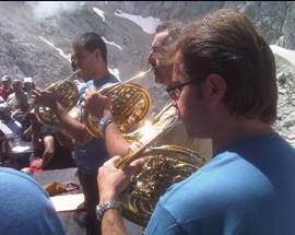 GRAN SASSO: CONCERTO IN QUOTA PER SOSTENERE ”L’AQUILA PER LA VITA”