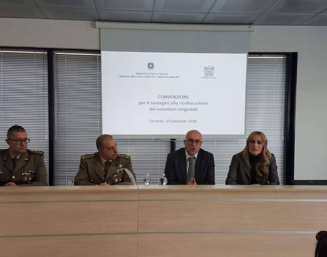 TERAMO: ACCORDO ESERCITO-CONFINDUSTRIA, PER OCCUPAZIONE CONGEDATI
