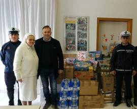 MONTESILVANO: BEFANA DEI VIGILI, CONSEGNATI ALIMENTI ALLA CASA FAMIGLIA MADRE ESTER