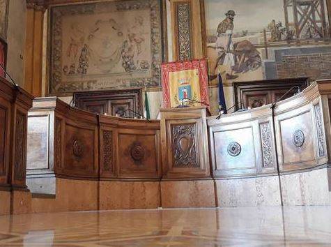 CRISI AL COMUNE DI AVEZZANO: NON PASSA BILANCIO CONSUNTIVO, SCONTRO SU MULTE FACILI E MERCATO