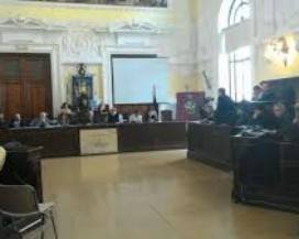 CHIETI: CONSIGLIO COMUNALE, SI DIMETTONO DUE ASSESSORI