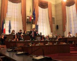 PESCARA: CONSIGLIO COMUNALE IN RITARDO, M5S CHIEDE MODIFICA REGOLAMENTO
