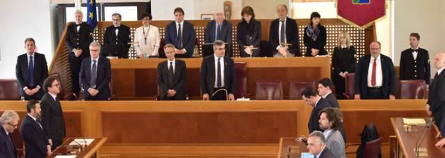 CONSIGLIO REGIONE: D’ALFONSO VA A ROMA, SEDUTA CHIUSA, SALTANO LEGGI IMPORTANTI