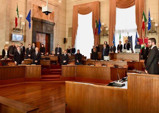 CONSIGLIO REGIONALE: NIENTE CASA POPOLARE CON REATI VILIPENDIO E PORTO ABUSIVO D’ARMI