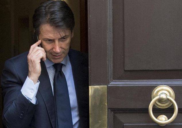 CORONAVIRUS: CONTE, ”CON FEBBRE DA PIU’ 37,5 RIMANERE DENTRO CASA”