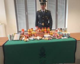 PESCARA: VENDITA ILLEGALE DI ”SBIANCANTI PER PELLE”, 5 DENUNCE