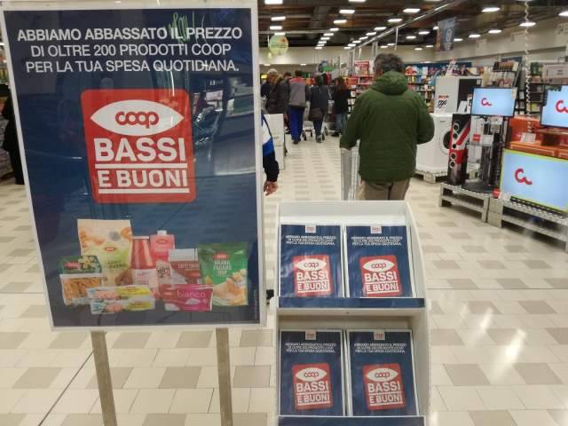 COOP CENTRO ITALIA TUTELA POTERE ACQUISTO RIBASSANDO PREZZO DI OLTRE 200 PRODOTTI