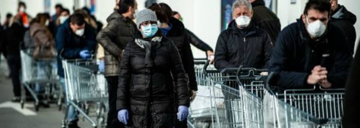 FASE DUE IN ABRUZZO:  TANTA GENTE IN GIRO, TORNANO AUTO E TRAFFICO