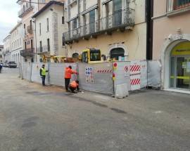 L’AQUILA: LAVORI PER FUGA DI GAS, RIAPERTO IL CORSO