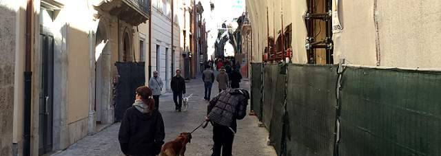 SOTTOSERVIZI L’AQUILA, IL ”CORSO STRETTO” CHIUDE ANCHE AI PEDONI