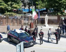 POLIZIOTTI UCCISI A TRIESTE: A L’AQUILA CORTEO CARABINIERI DAVANTI ALLA QUESTURA