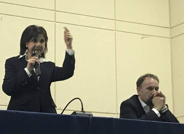 REGIONALI: L”’ERETICA” DELL’UDC COSIMATI SOSTIENE LIRIS, FOLLA AD AVEZZANO