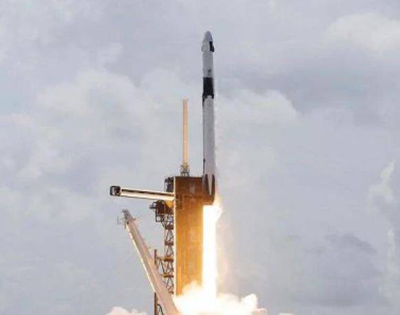 STATI UNITI: LANCIATA LA CREW DRAGON, INIZIA UNA NUOVA ERA SPAZIALE