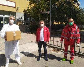 COVID 19, LA CROCE ROSSA DONA REAGENTI AL LABORATORIO DI PESCARA