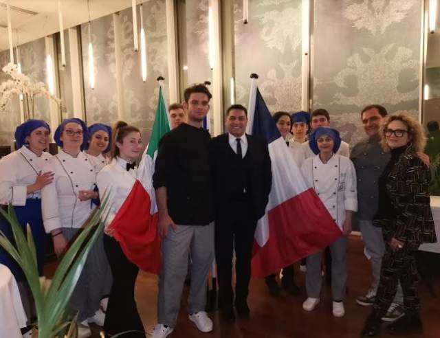 GIULIANOVA: STUDENTI ALBERGHIERO DELIZIANO PARIGI CON CENA ABRUZZESE