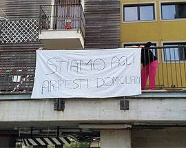 CROLLO BALCONI C.A.S.E., GLI AQUILANI: ”BASTA, SIAMO AGLI ARRESTI DOMICILIARI”