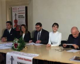 L’AQUILA: PRESENTAZIONE DI ”SBALZI D’AMORE TOUR” DI SIMONA MOLINARI, LA DIRETTA