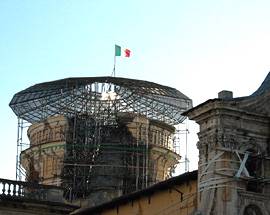 L’AQUILA: QUANDO LA CUPOLA DELLA CHIESA DELLE ANIME SANTE CROLLO’ IN DIRETTA RAI