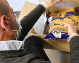 COVID: NUOVI POVERI A L’AQUILA, ASSOCIAZIONI MOLTIPLICANO DISTRIBUZIONE PACCHI ALIMENTARI