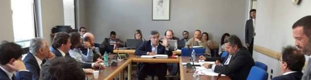 NUOVA PESCARA E L’AQUILA CAPOLUOGO: LEGGI SIMBOLO DI D’ALFONSO IN COMMISSIONE