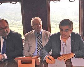 GIUNTA IN TRENO: D’ALFONSO PROMETTE, ”PESCARA-NAPOLI? FAREMO DELLE SCELTE”