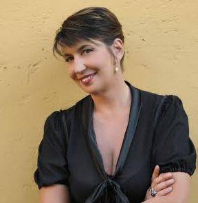 ”FERITE A MORTE”: SERENA DANDINI A L’AQUILA, IL 26 A TEATRO I MONOLOGHI SUL FEMMINICIDIO