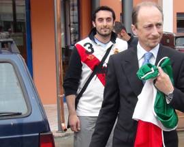 PROTESTA CIALENTE: DE MATTEIS RIMETTE IL TRICOLORE AL SUO POSTO