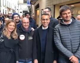 REGIONALI: DI BATTISTA, ”LECCACULO DEI POTENTI NON POSSONO VEDERE DI MAIO”