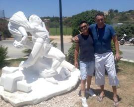 L’AQUILA: STATUA DI VALTER DI CARLO NEL RESORT DI MARCO REATO A LAMPEDUSA
